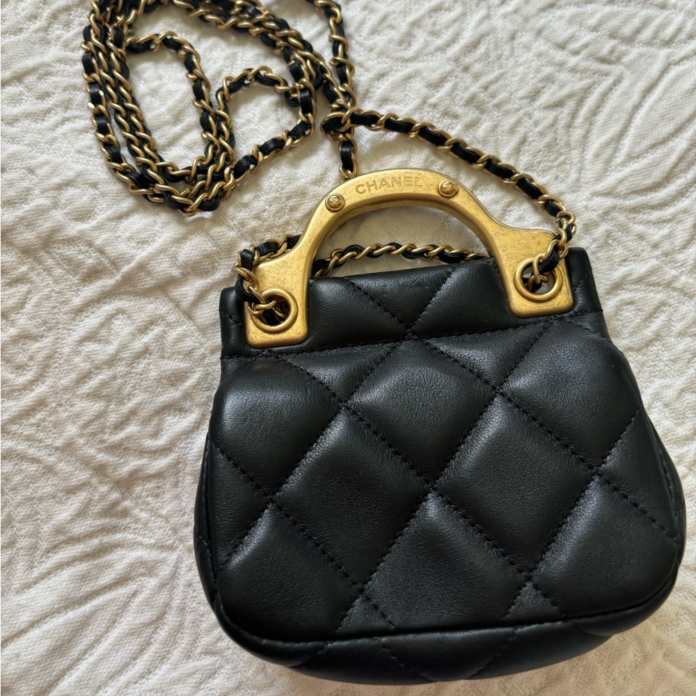 CHANEL authentic Black and Gold Mini Quilted Bag - Picture 3 of 7